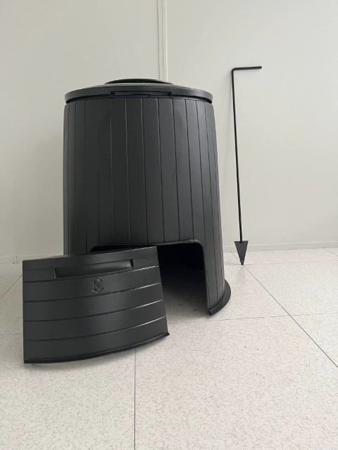 Composteur Milko extérieur noir de +/- 290l ( 80-90 cm) + tige mélangeuse