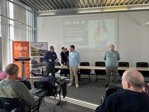 Pierre Lhost (Coolbill), en collaboration avec Gil Ghislain (GDEV) et Jean-François Goelens (JFG Expertise), pour une séance d’information consacrée à la facturation électronique