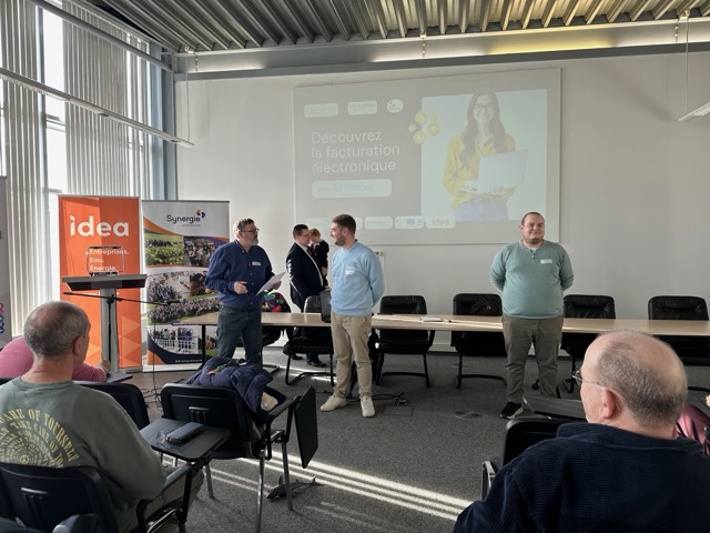 Pierre Lhost (Coolbill), en collaboration avec Gil Ghislain (GDEV) et Jean-François Goelens (JFG Expertise), pour une séance d’information consacrée à la facturation électronique